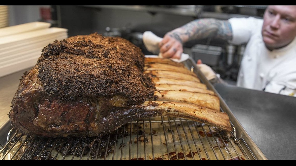 This giant steak feeds 12 people | wqad.com