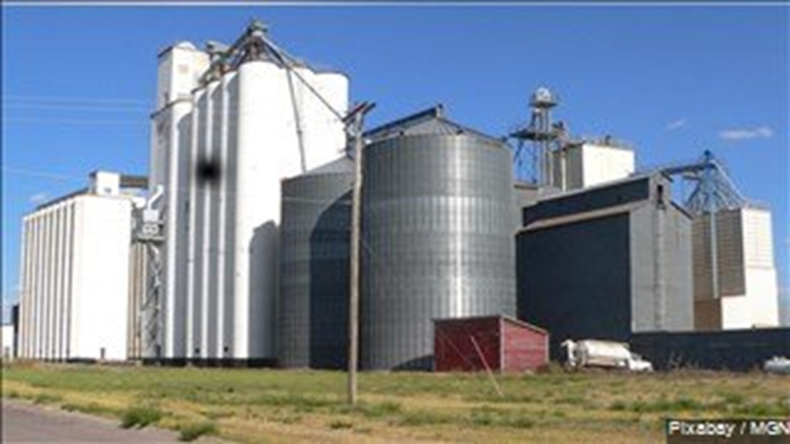 Grain bin explosion injures workers in Hinton, Iowa