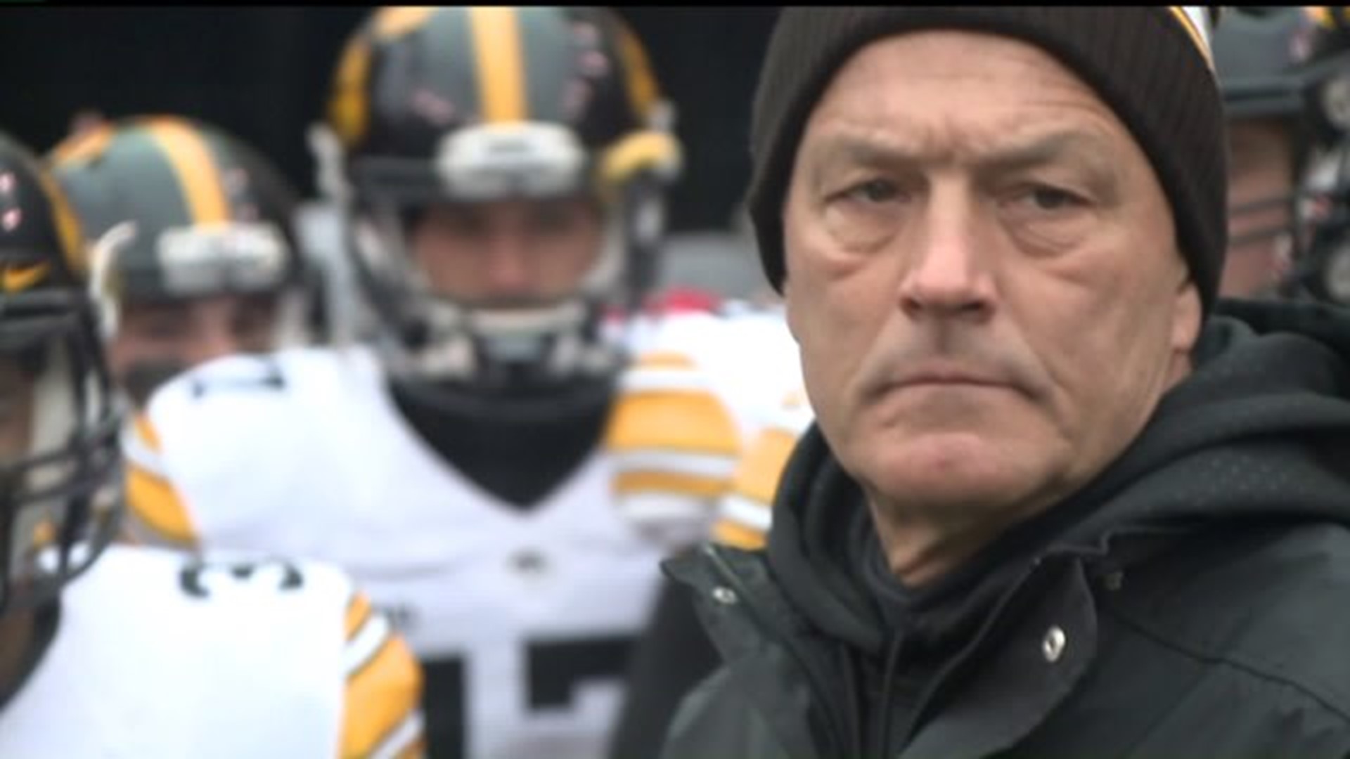 Ferentz signs new contract extension