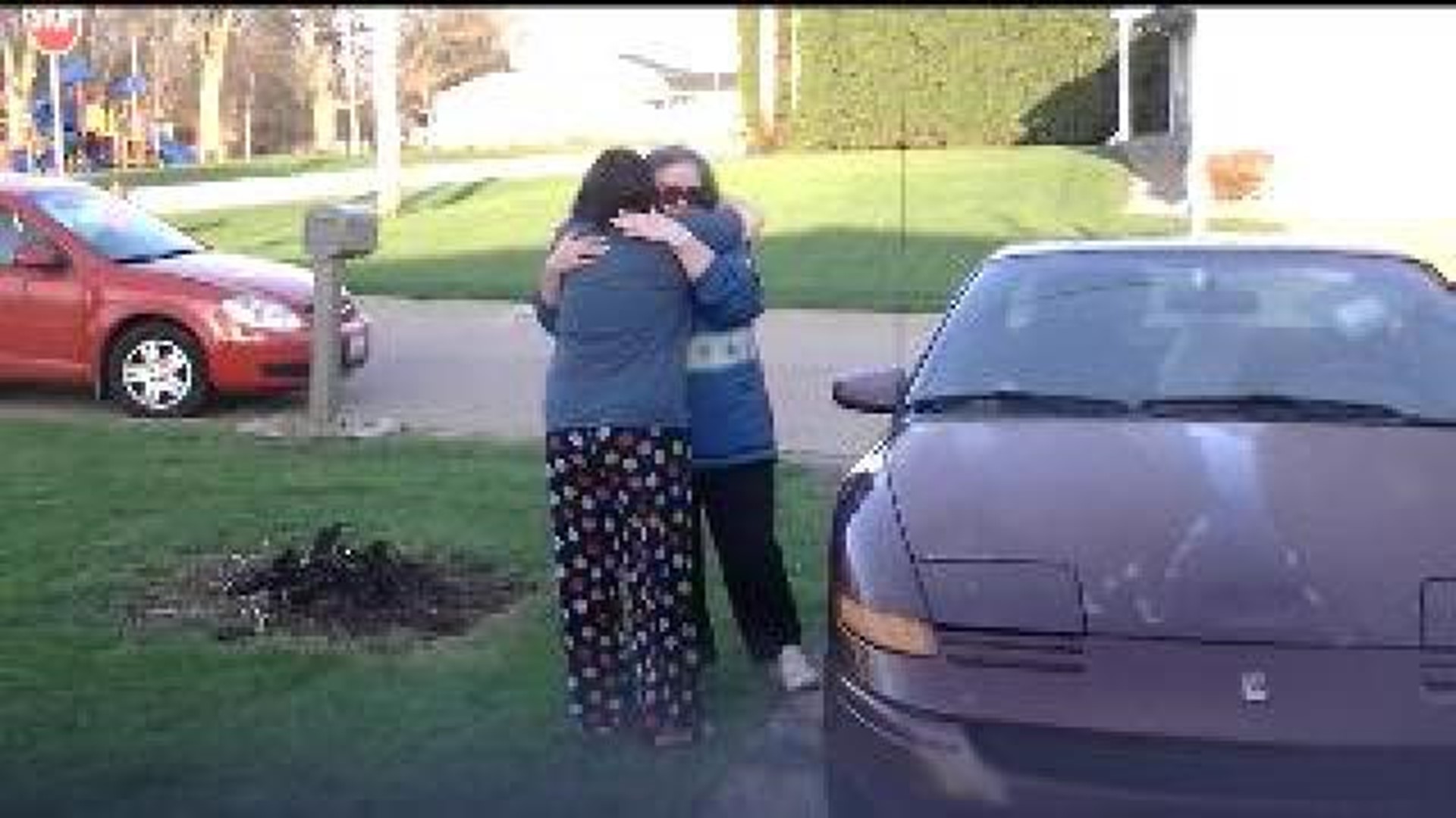 Watch: Local woman reunites with mom after 25 years