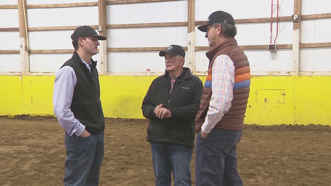 3 generations of livestock judging in western Illinois help 2 college teams win national titles