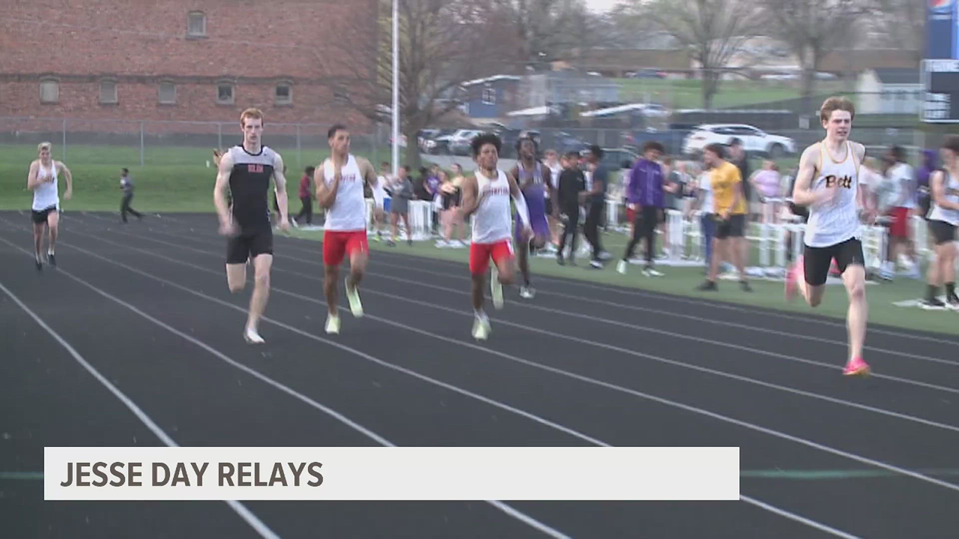 North Scott won the boys' team title with 113 points.