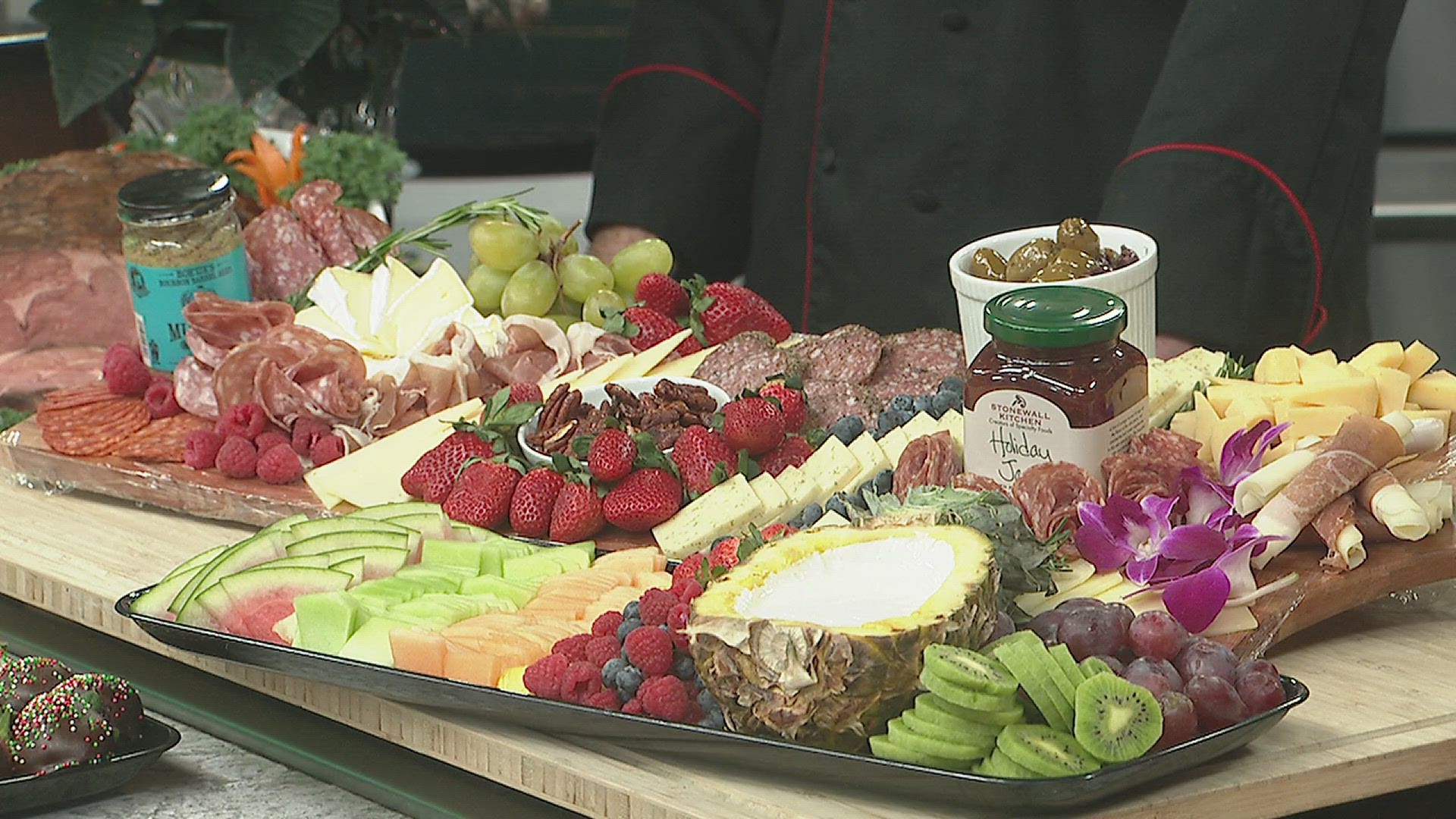 The Hy-Vee team stopped by The Current to talk about the 2023 holiday meal platters. From brunches to full-blown feasts, there's something for everyone!