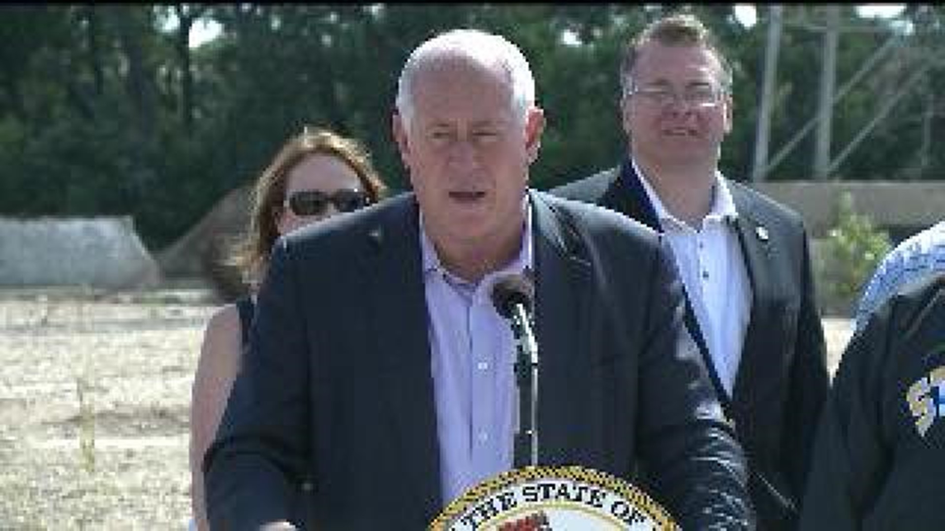 Quinn visits Sterling, presents infrastructure grant