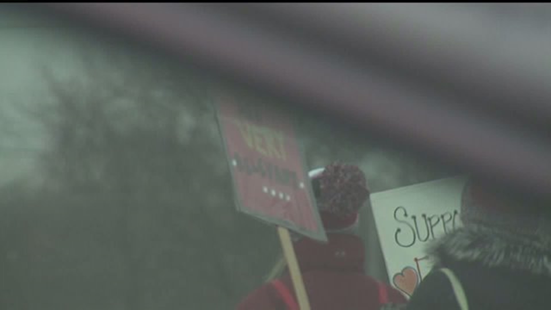 East Moline Teacher Union picketing sessions continue