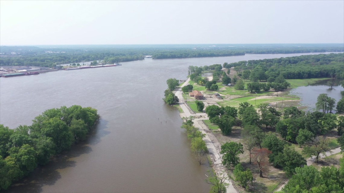 Davenport closing trails ahead of Mississippi River level rise