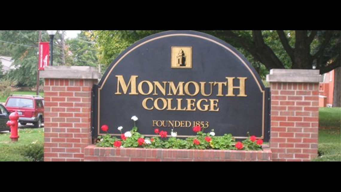 Monmouth College now includes textbooks in total tuition cost