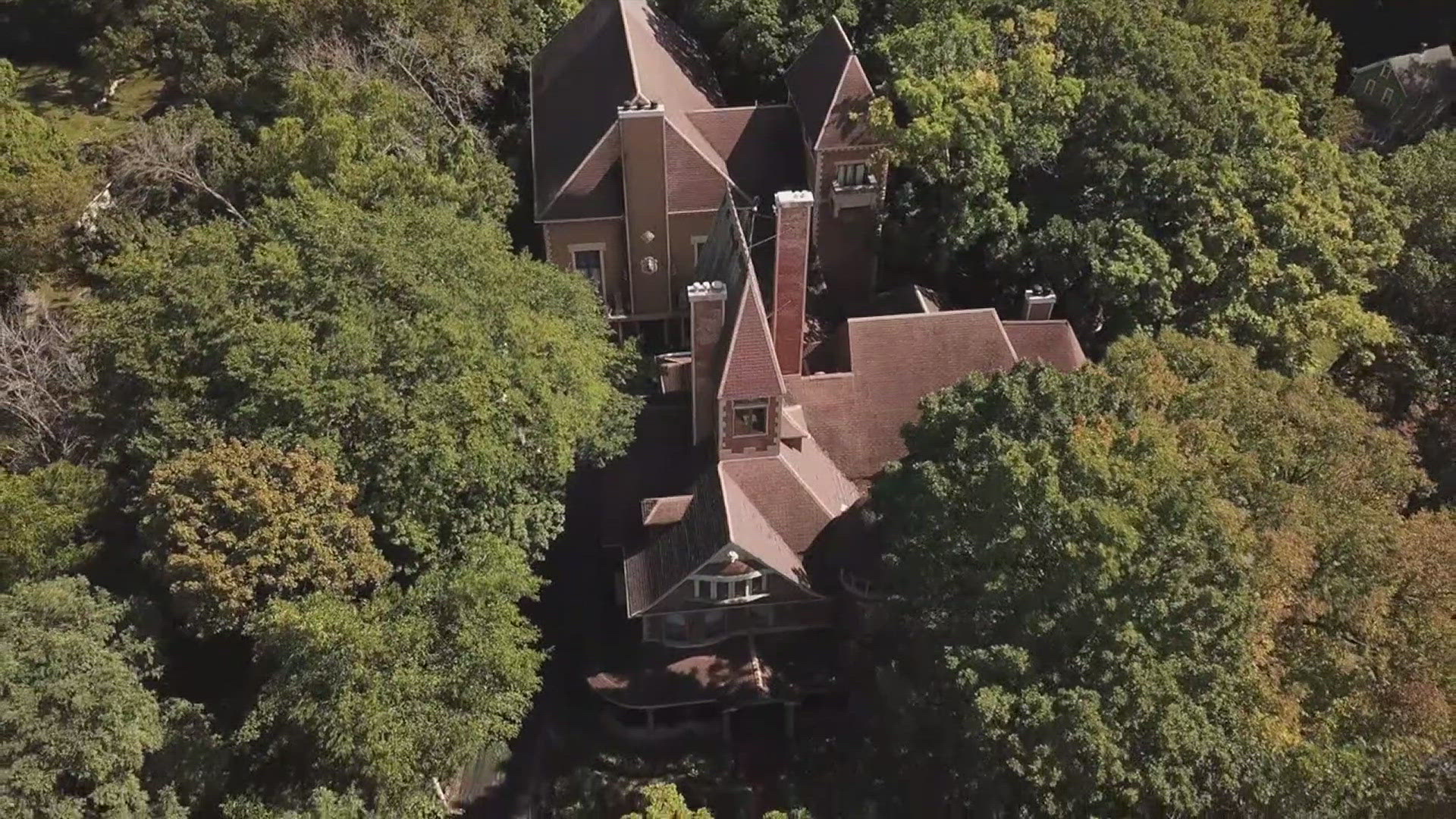 Childhood sweethearts Alan and Adrienne St. George bought the mansion in 1976. For 31 years, the couple turned 20 rooms into 63, with each one having a theme.