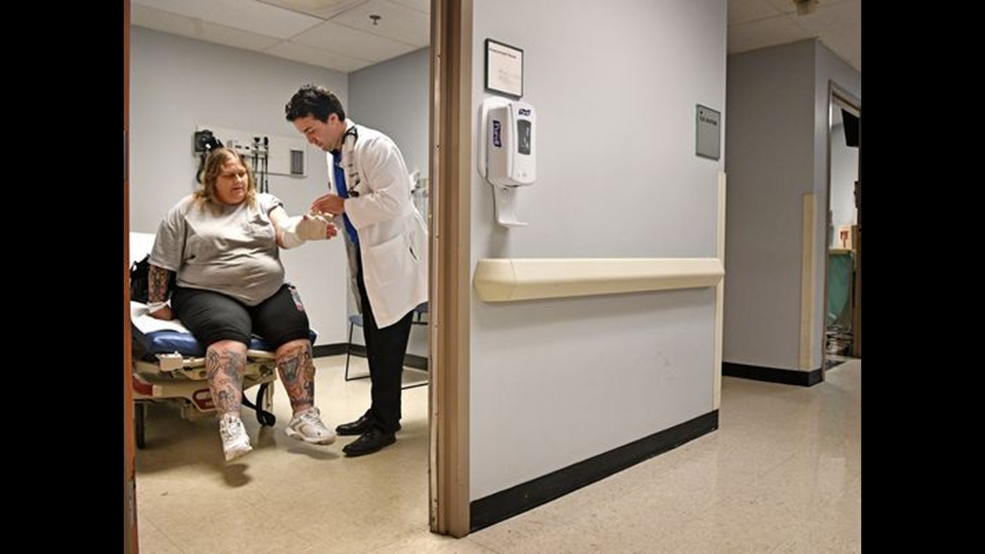 Amy Brothers was receiving care at a Nashville hospital, but couldn't receive flowers. Her son found a workaround, writing warm messages in the snow.