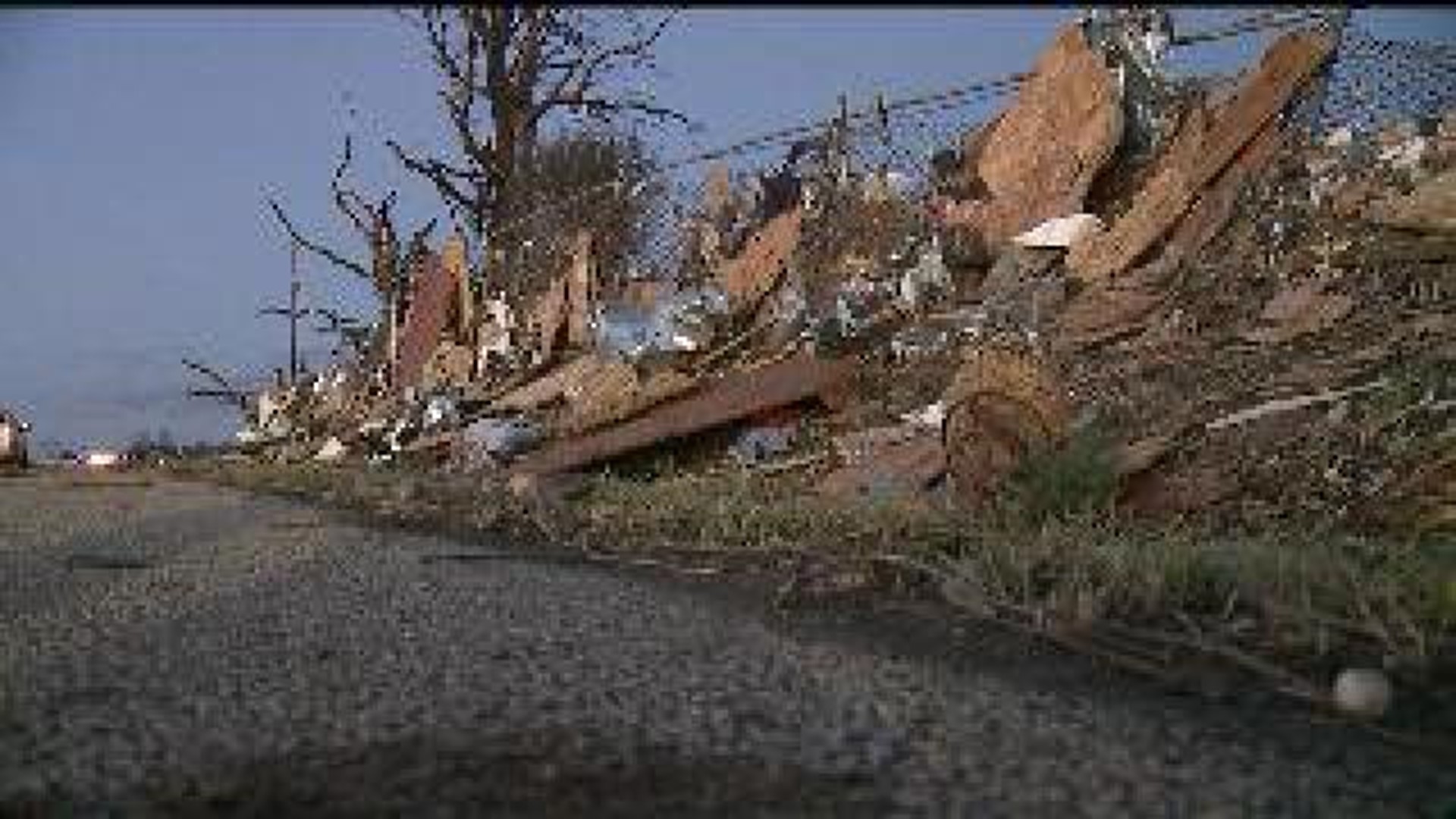 Tornado levels homes in Washington Illinois