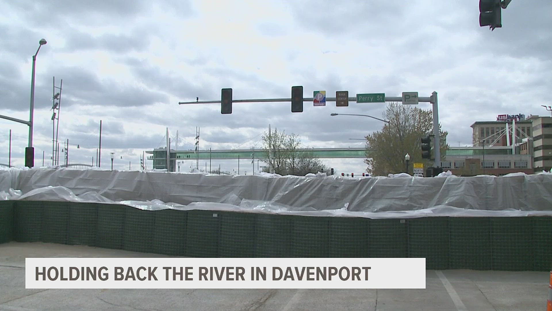 Davenport prepares once more to hold back flooding from the river ...