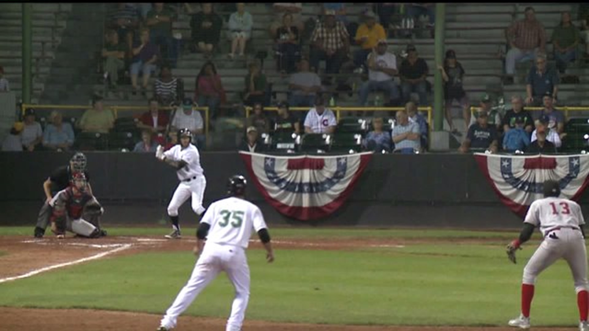 Clinton cruises to Game 1 win