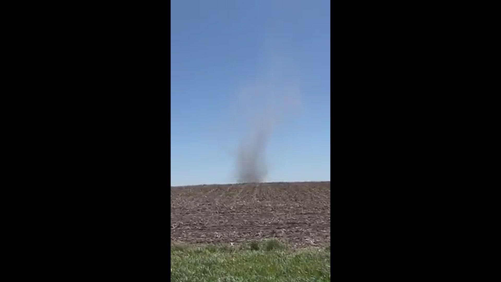 Christi Weber captured this dust devil in Osco, Illinois on May 3.
Credit: Christi Weber