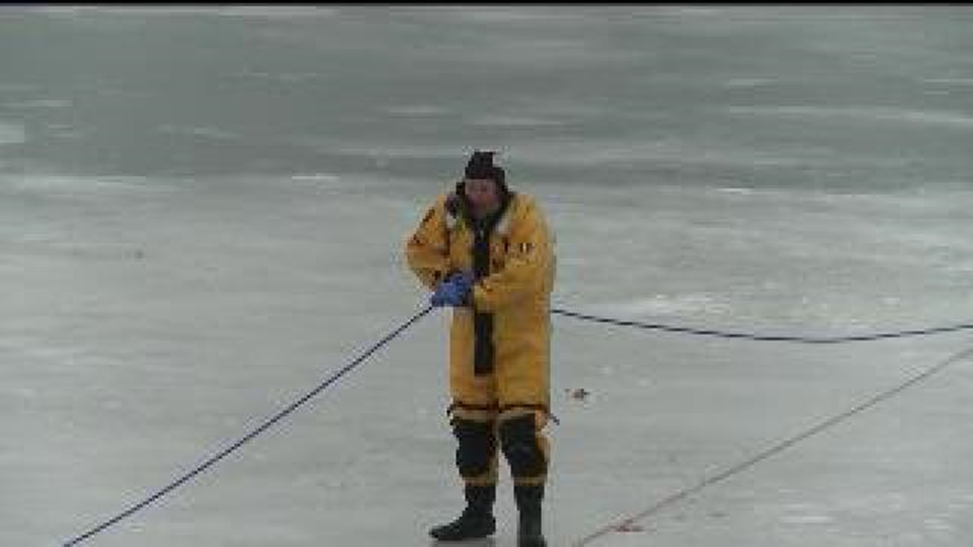 Rescuers battle frigid conditions on Mississippi River in Muscatine
