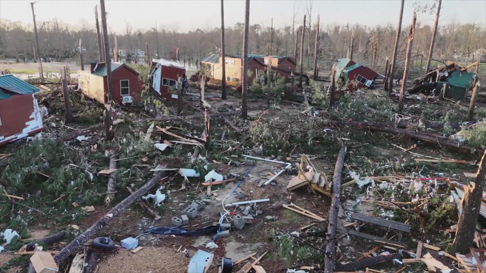 Tornado outbreak in Midwest rips houses, families apart | wqad.com