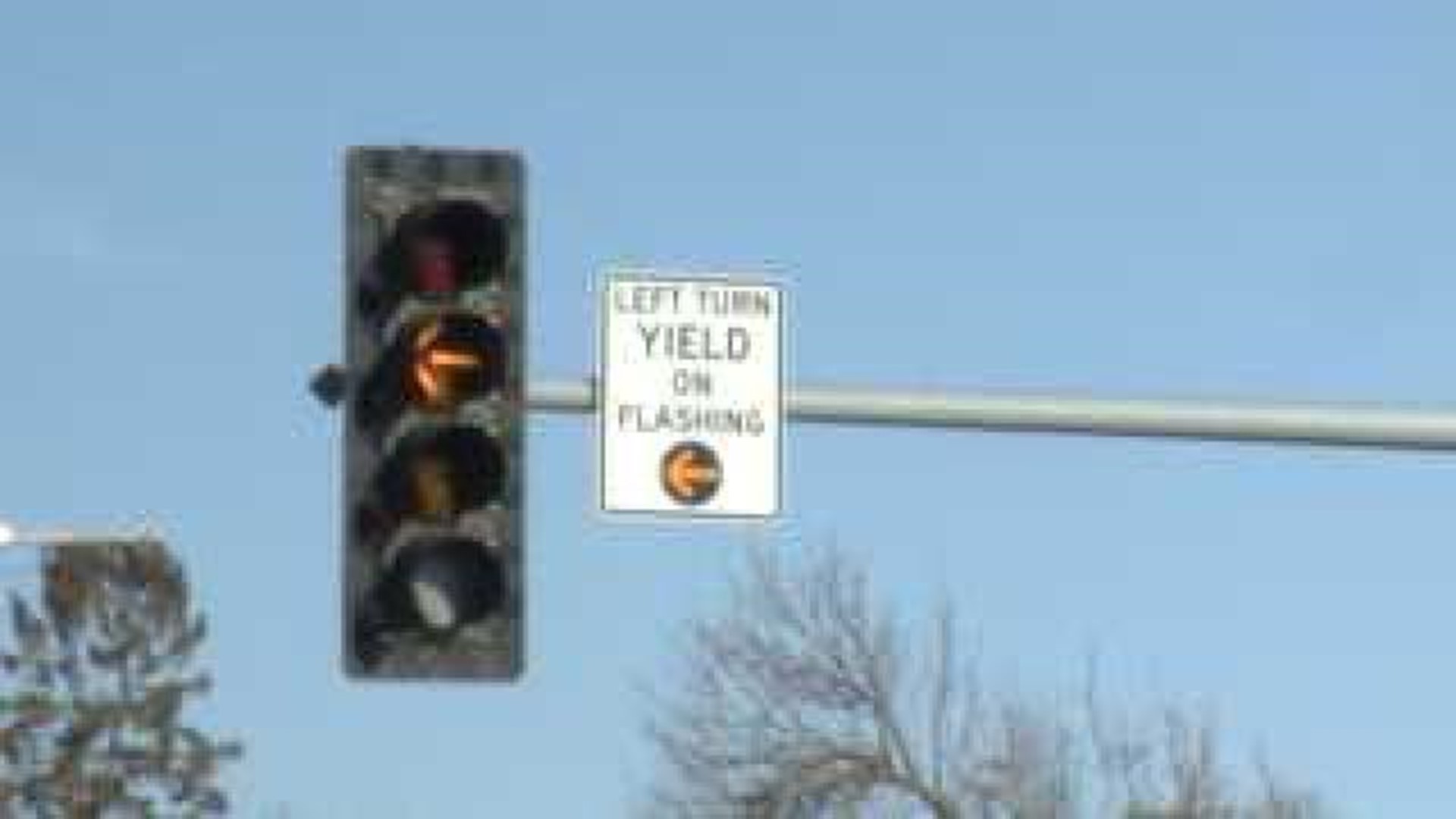 Galesburg intersections get flashing yellow arrows