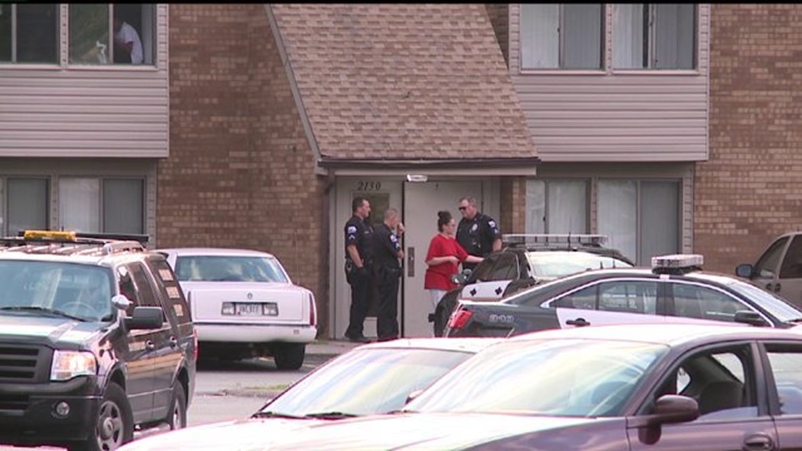 Gunshot hits Castlewood Apartment building in Davenport
