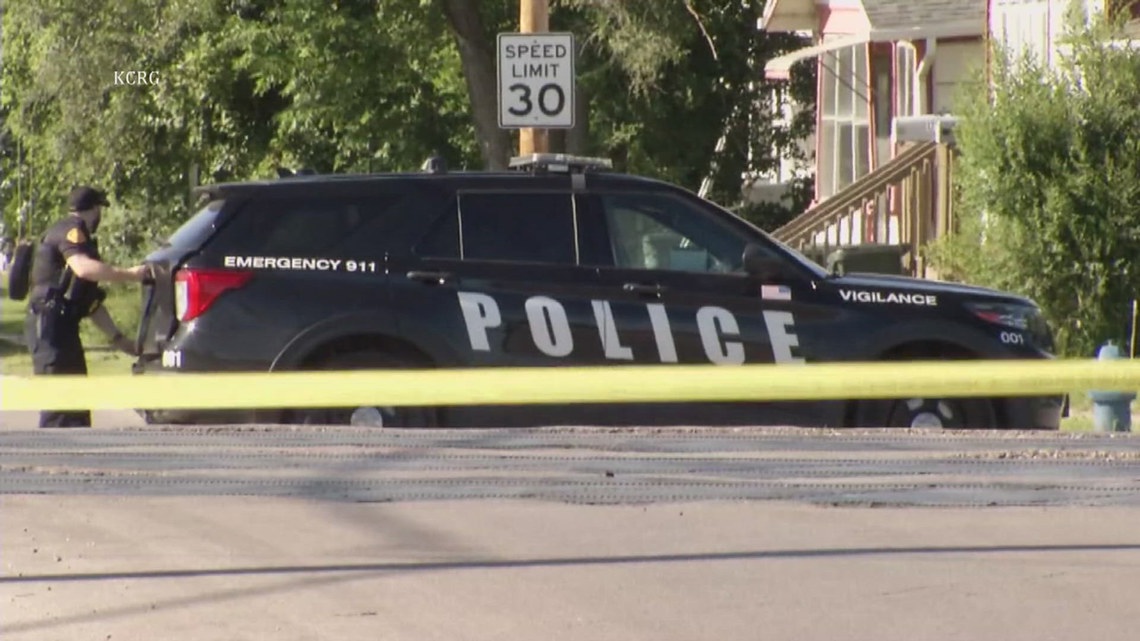 Suspect Dead Following Shooting That Wounded 2 Waterloo Police Officers ...