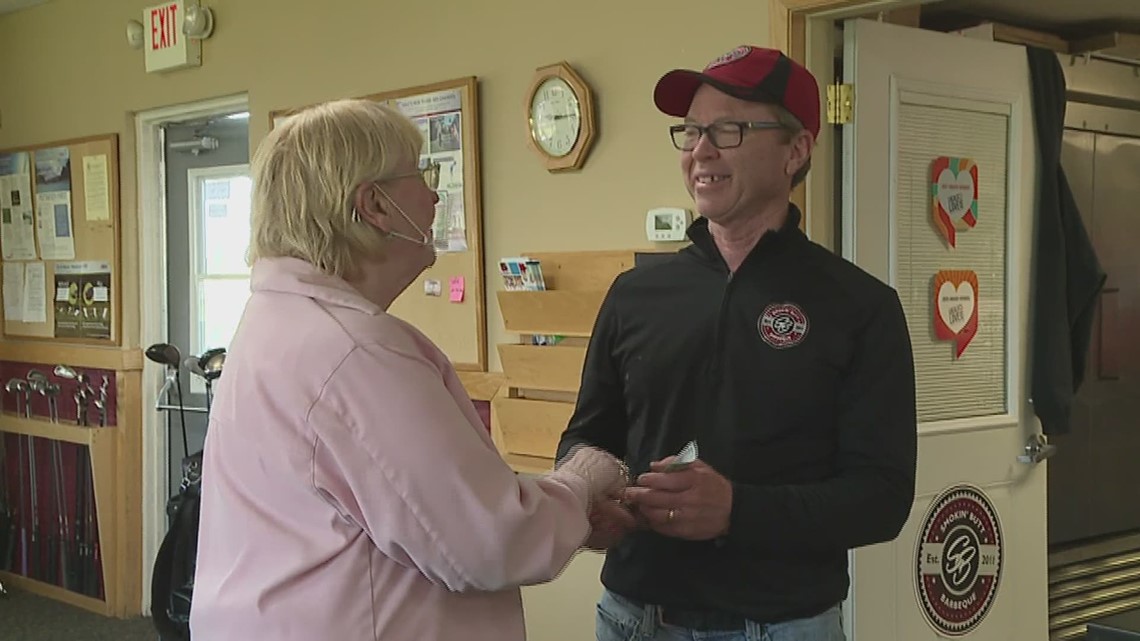 Owner of Smoking Butts Barbeque recognized for good works - Vimarsana News