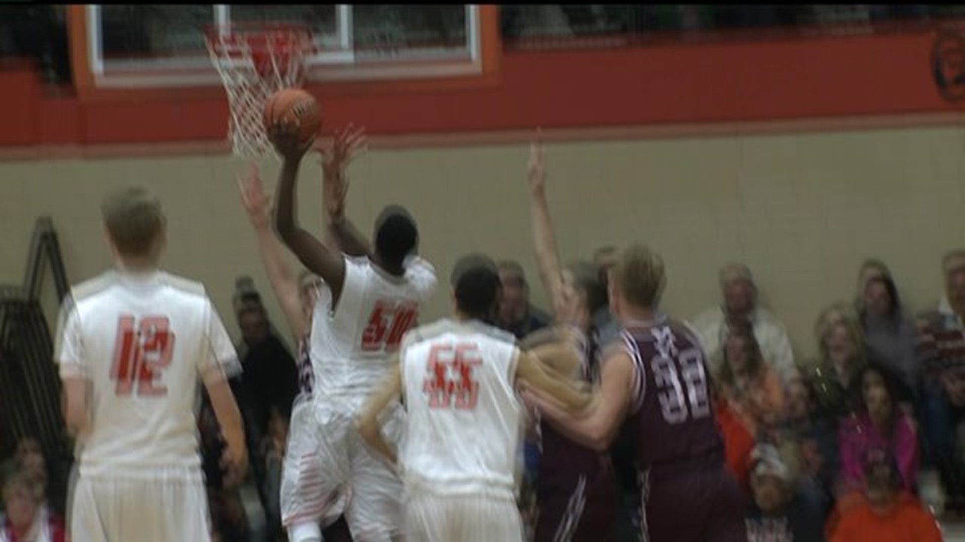 Moline gets win on the road at UT