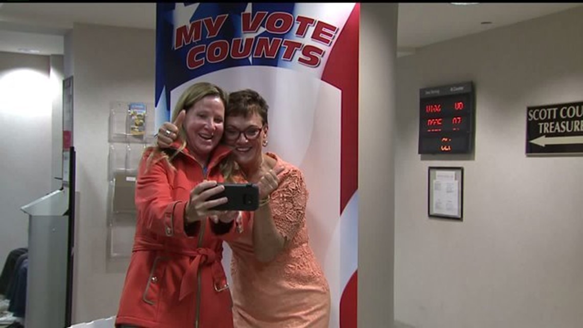 It’s illegal to take a selfie while voting in Iowa and Illinois | wqad.com