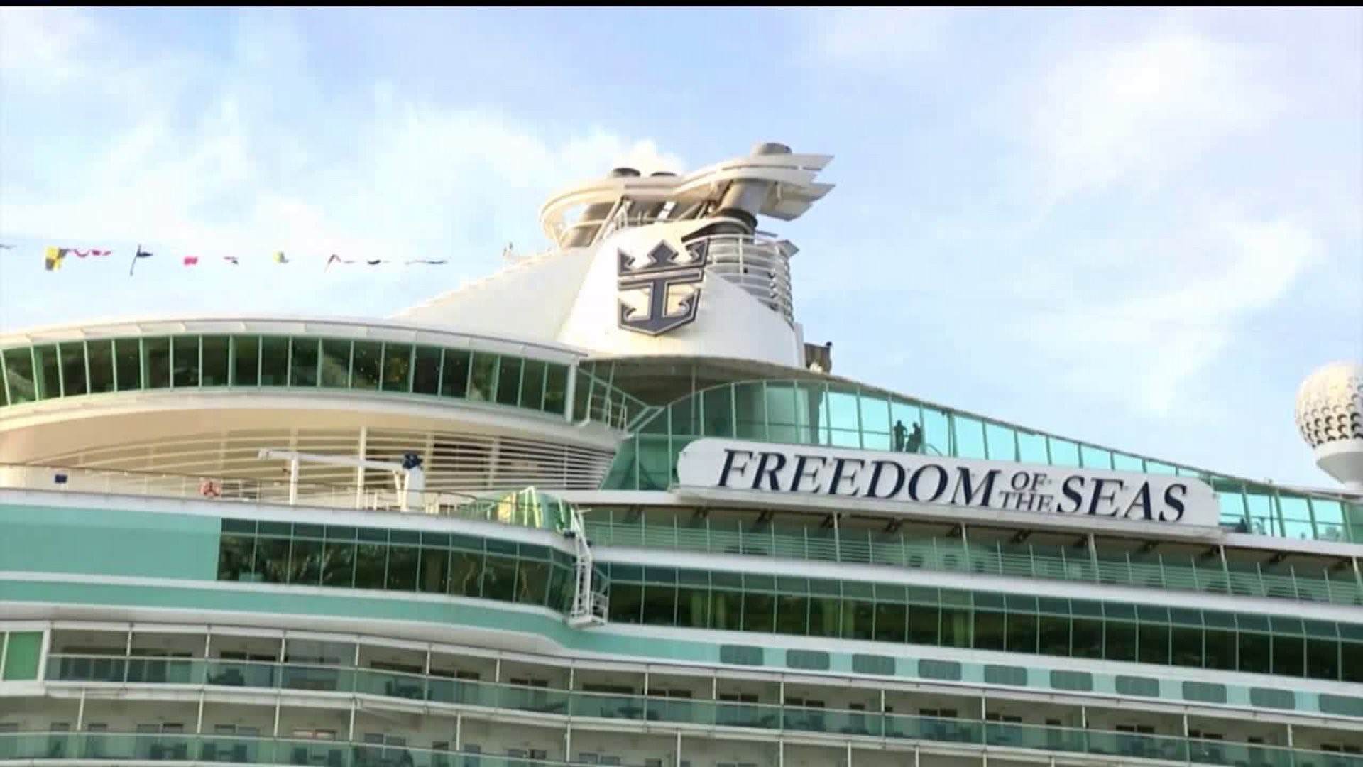 Toddler dies off of a cruise ship