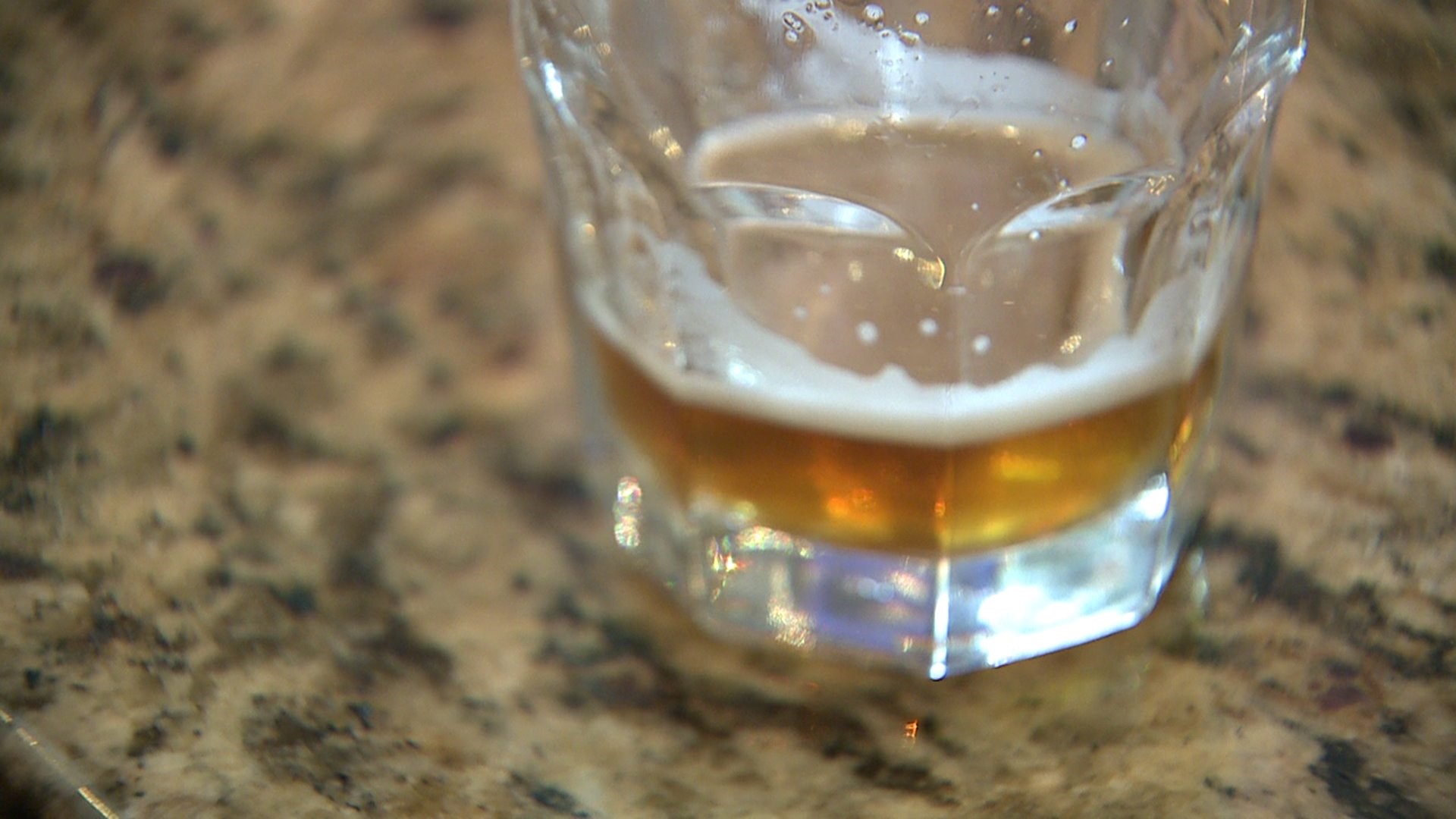 Proposed change in Moline could allow servers 18 and over to serve alcohol