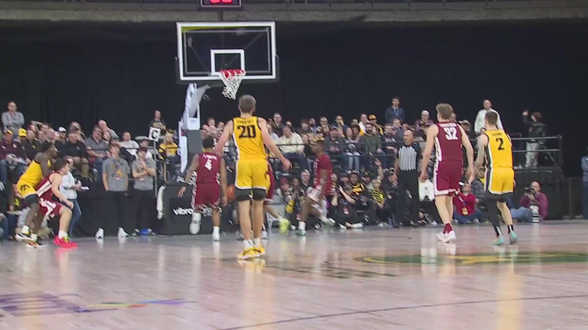 It was a big day for Moline Marooners as they got to see Brock Harding and Owen Freeman hit the court in their hometown again.