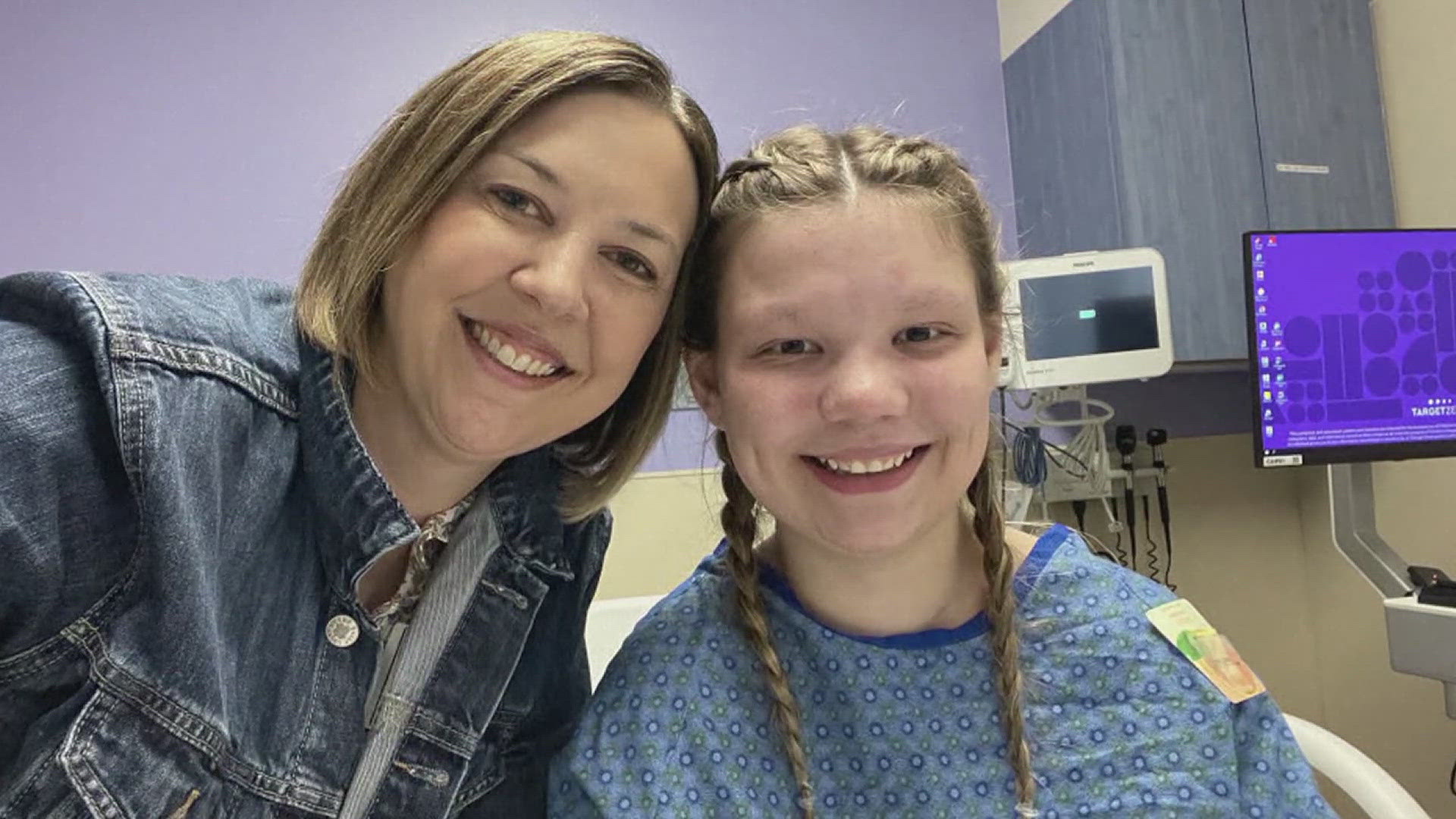 18-year-old Macy Helm was in need of a new kidney but none of her family members could donate. That's when a local elementary school teacher stepped up.