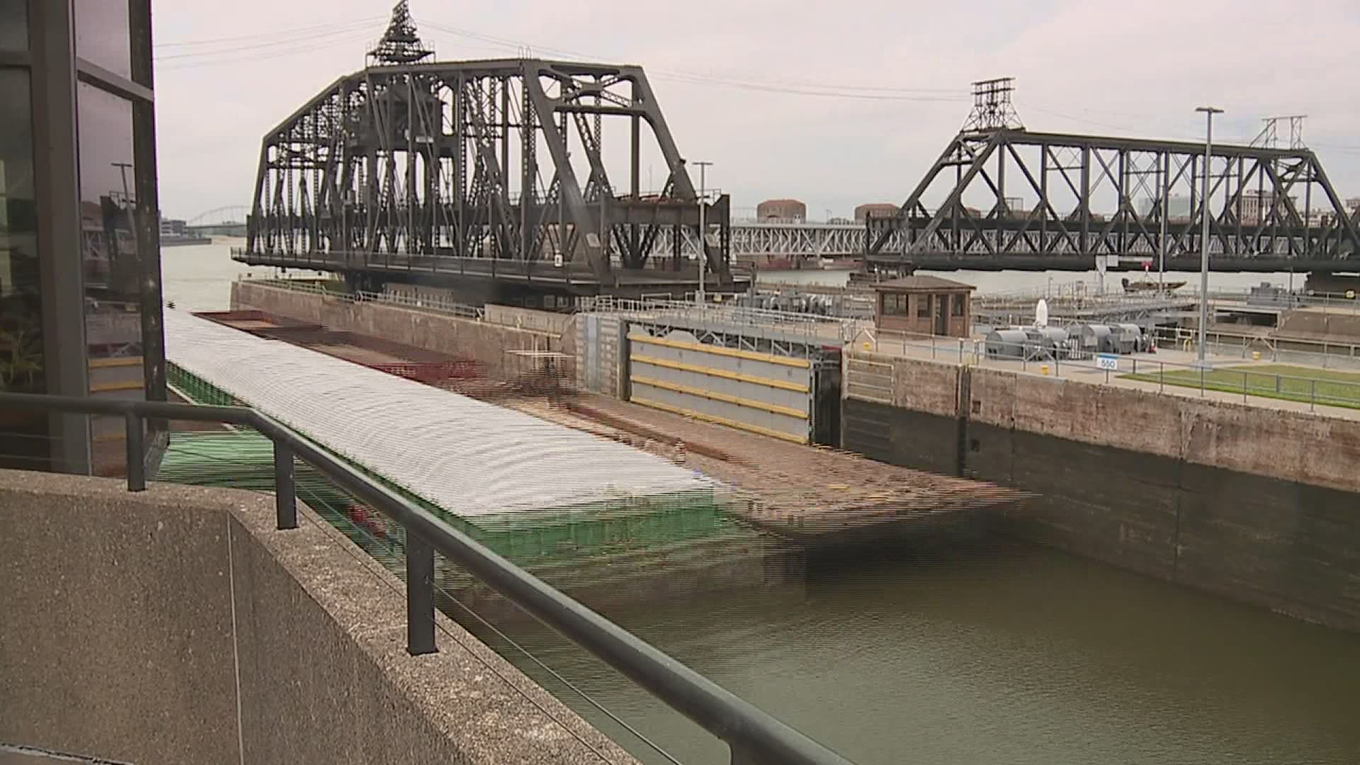 Barges are still able to safely navigate shipping channels