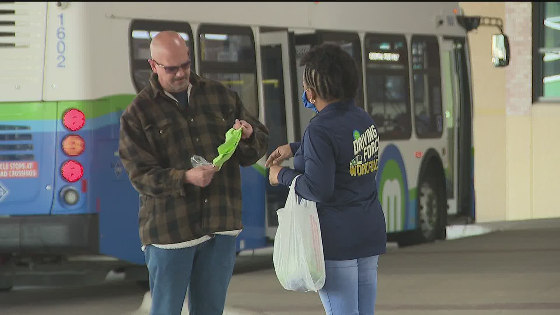 After several months of suspension, the major bus lines of the Quad Cities will start charging again soon.