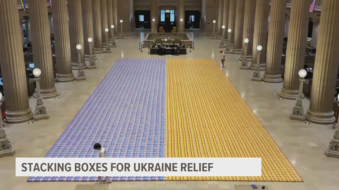 Chicago kids stack cereal boxes for Ukraine relief