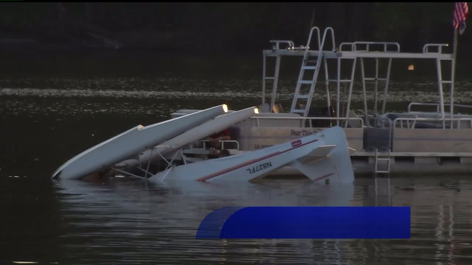 Plane crashes into Mississippi River