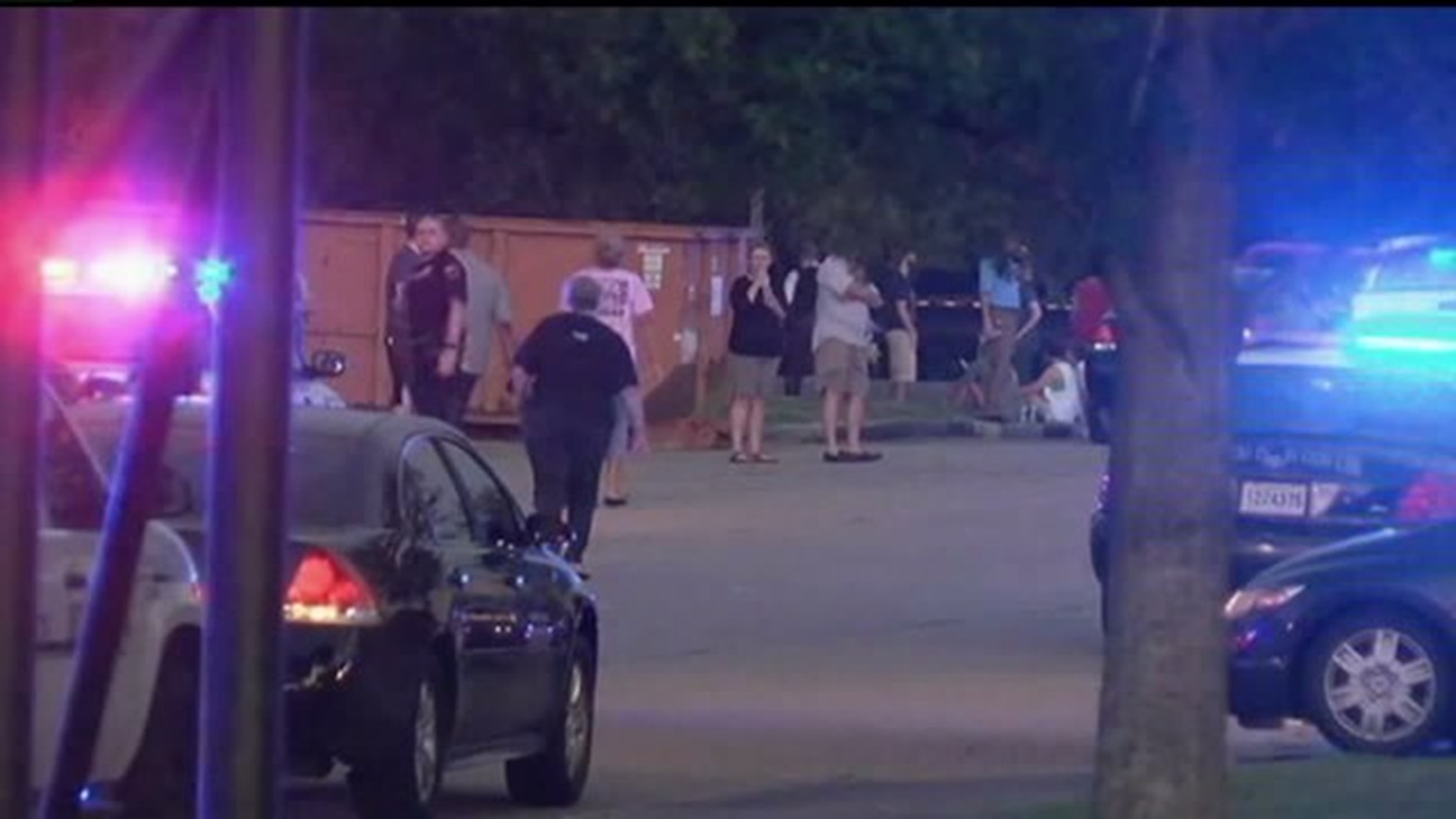 Man described as a drifter kills 2, himself in Lafayette, Louisiana, movie theater