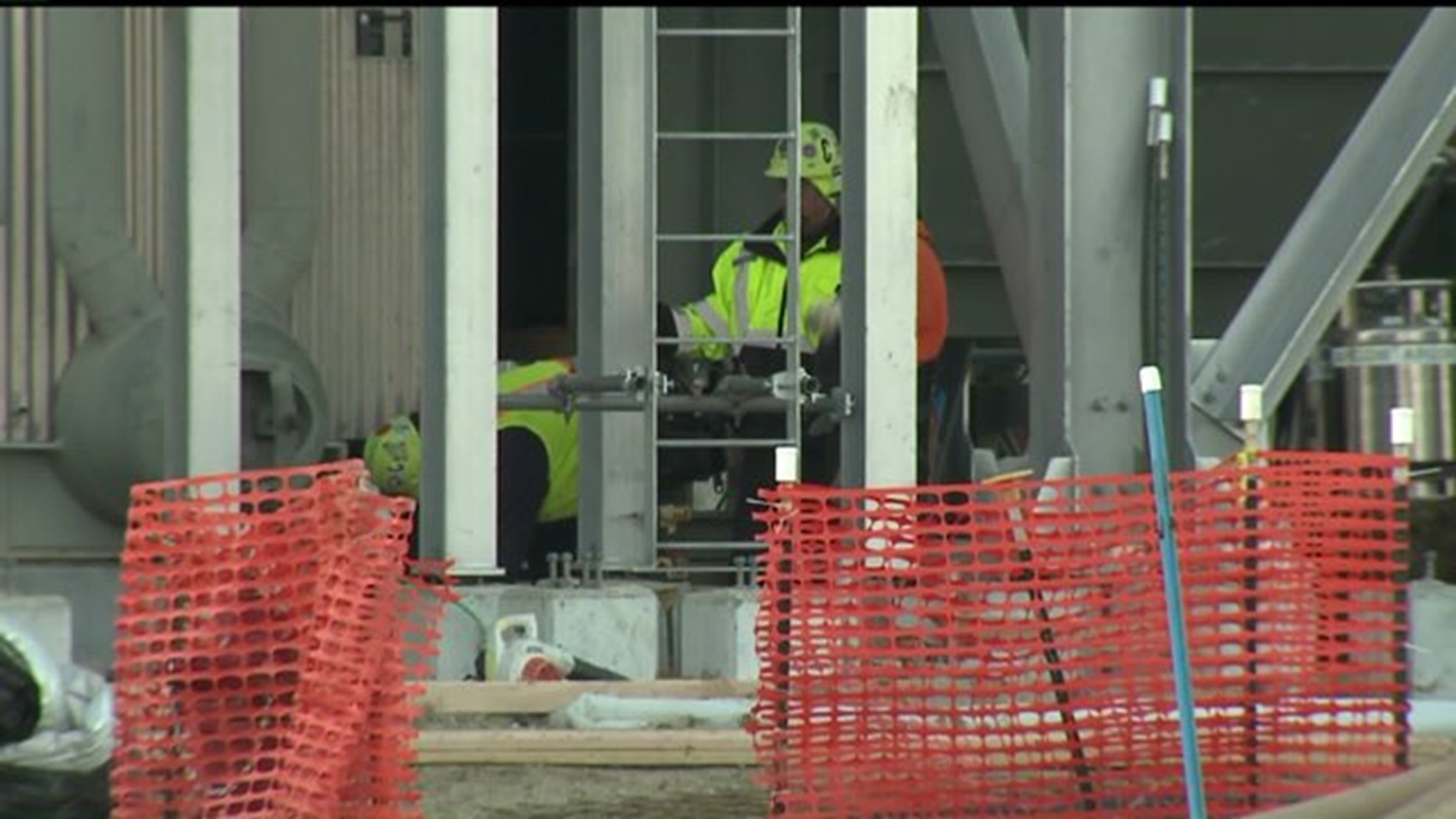 Hundreds of workers laid off from Iowa Fertilizer Plant construction site