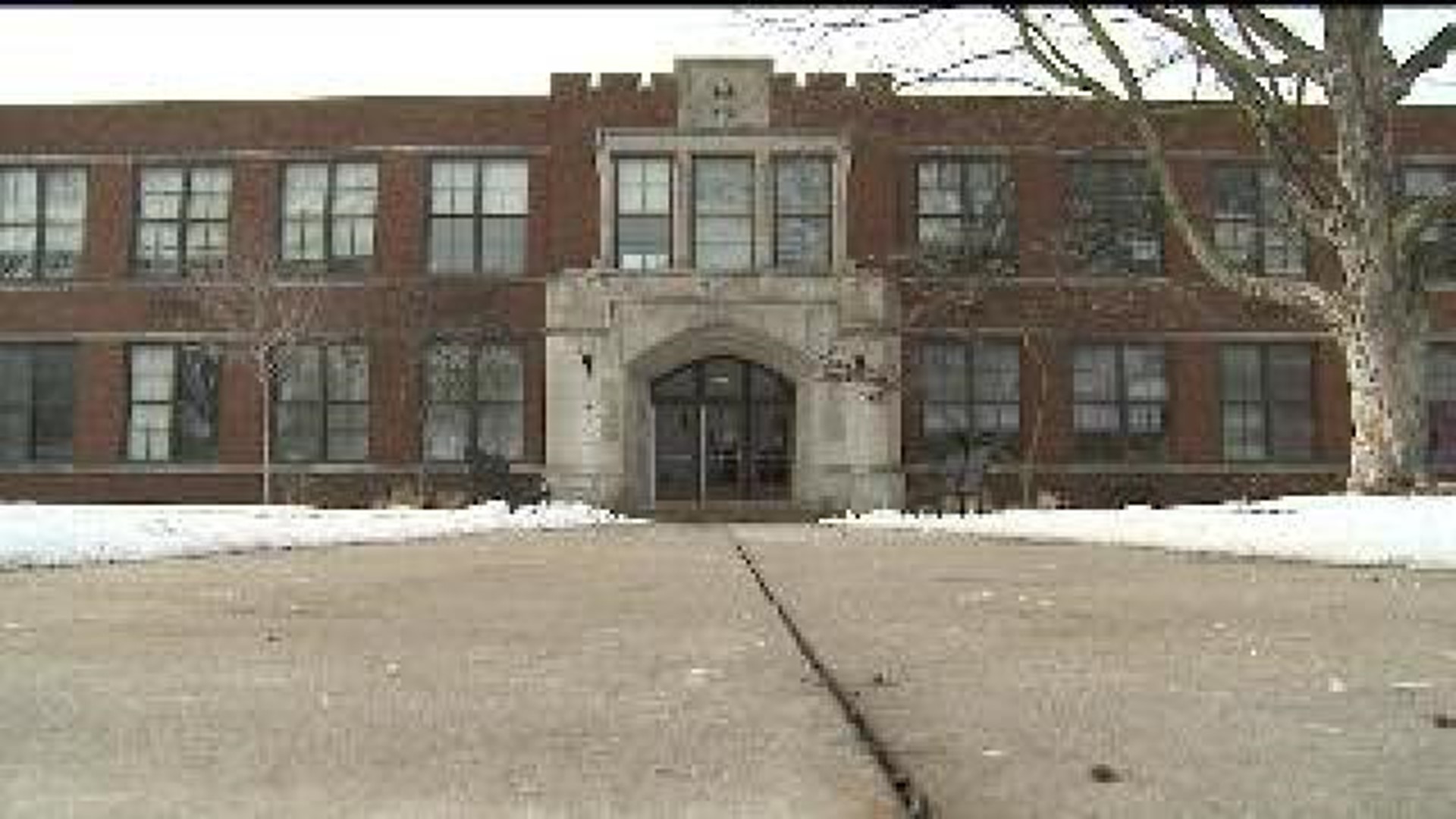Davenport parents face troubles enrolling their kids in school