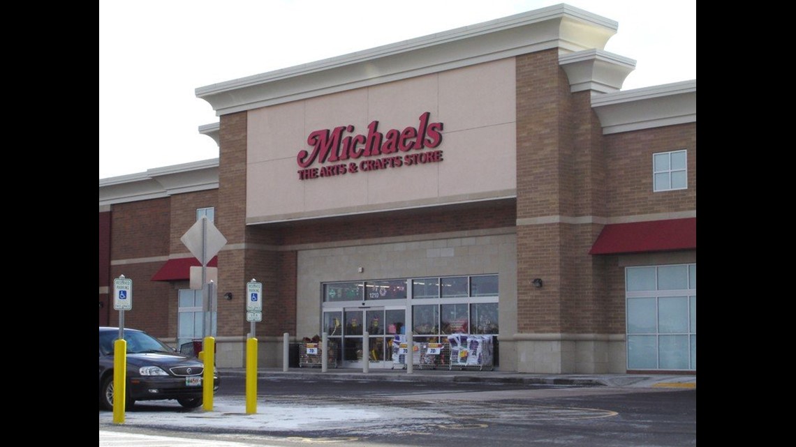 Michaels currently operates more than 1040 Michaels Arts and Crafts stores,  located in 49 US states and Canada Stock Photo - Alamy