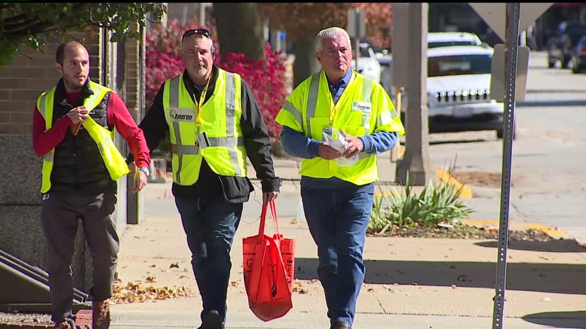 Ameren Illinois takes to the streets to warn of phone scams