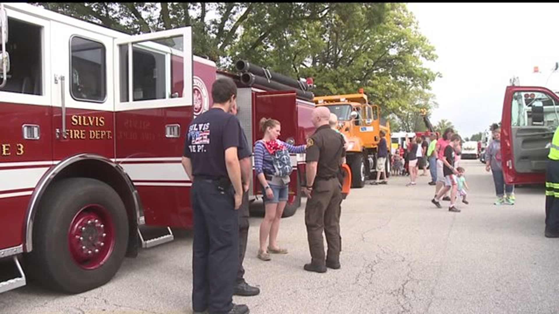 East Moline kids learn about different city jobs during Children's Safety  Expo at Glenview Middle School | wqad.com