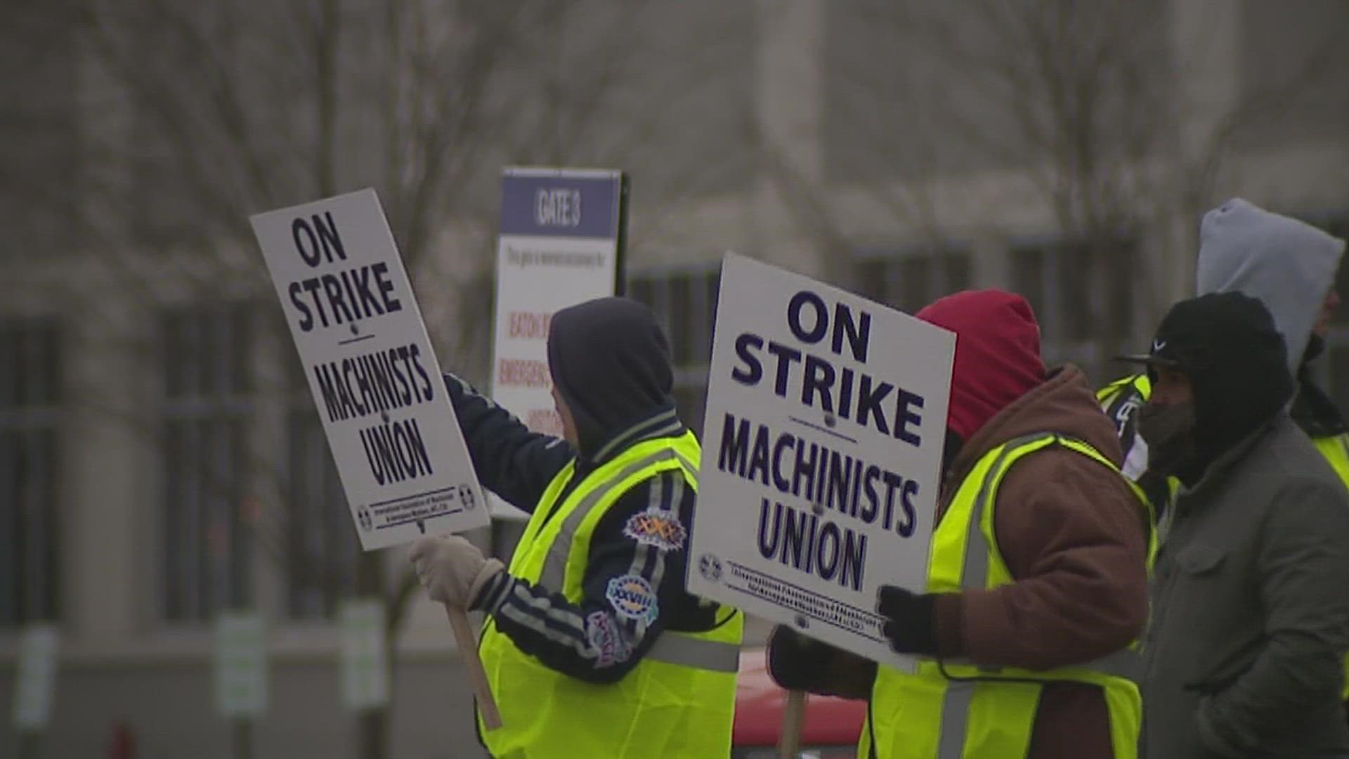 An IAM union rep told News 8 that hopes were high among workers as Eaton Corporation returned to contract negotiations on Tuesday.