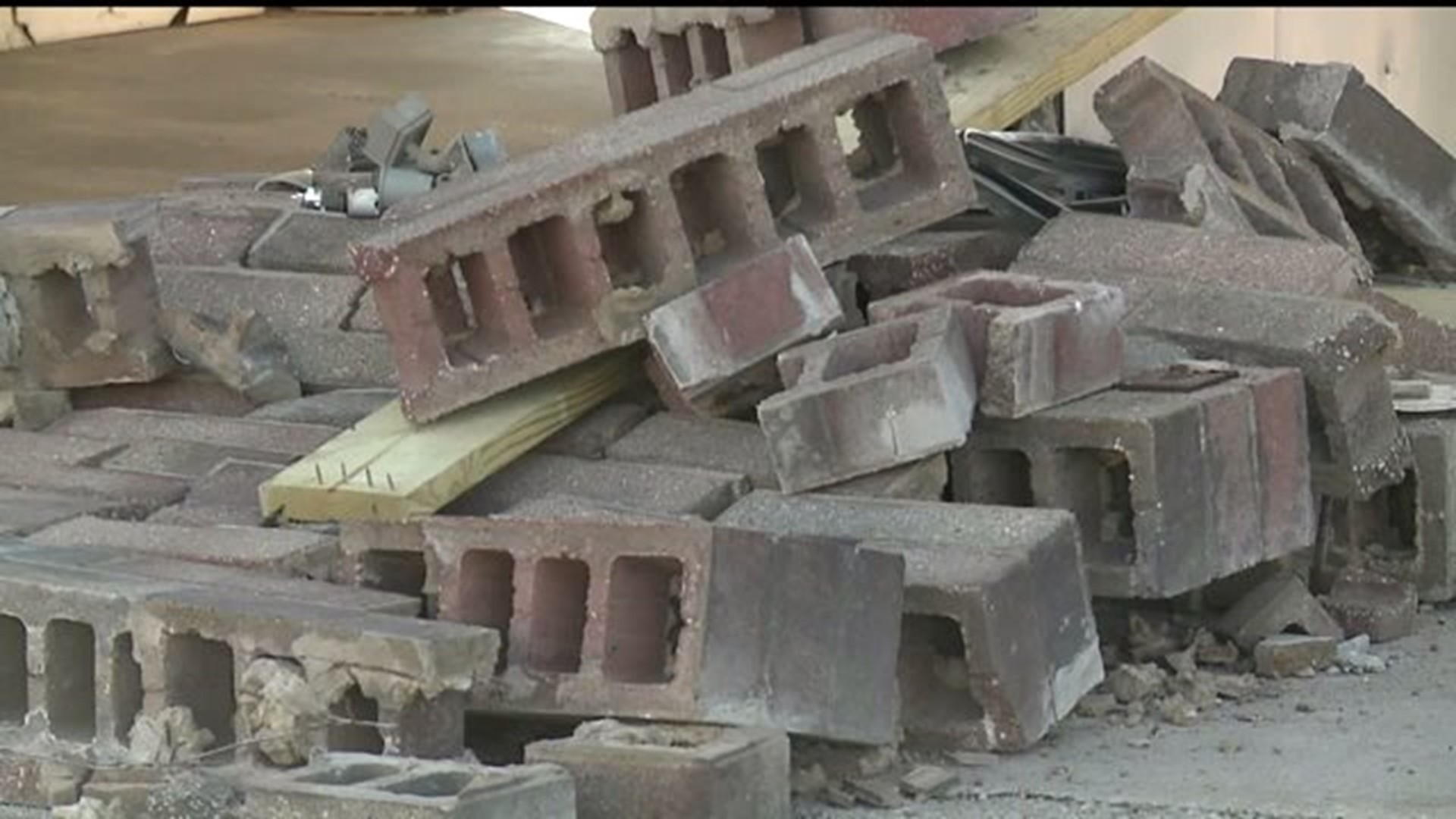 Driver damaged Davenport car wash exterior, doors