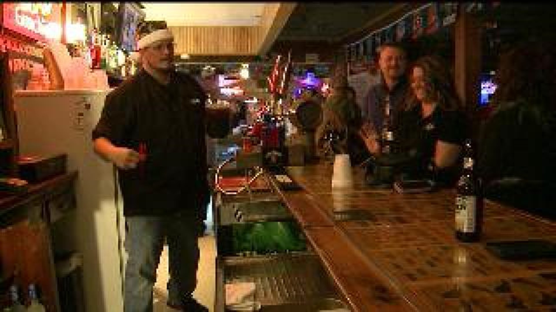 Davenport bar owner serves Christmas cheer