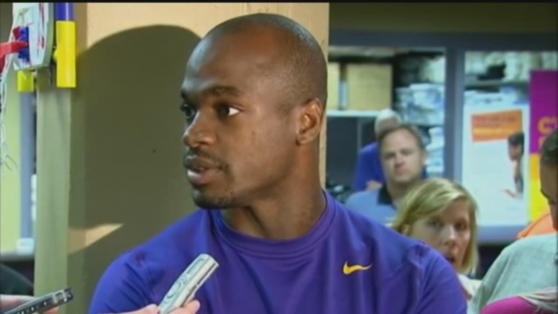 Adrian Peterson's young son dies