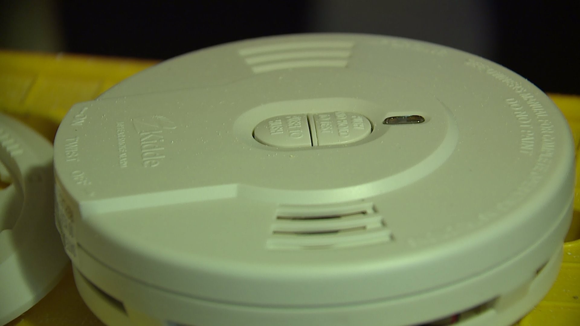 Moline Fire Department offers free smoke alarms and installation | wqad.com