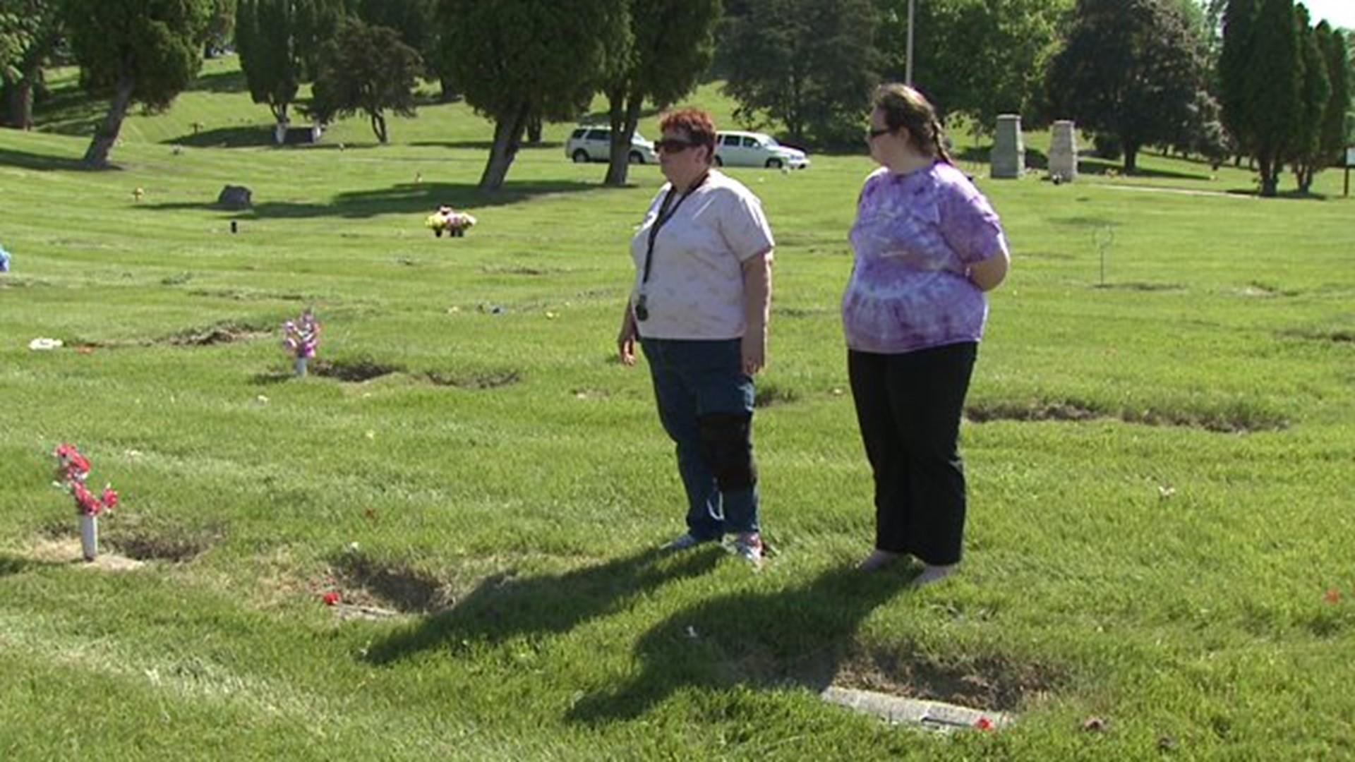 Family wants memorials fixed in cemetery