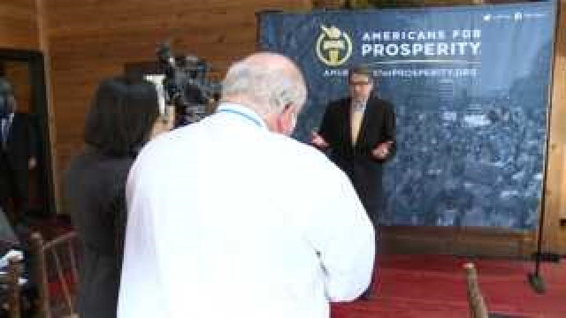 Gov Rick Perry stops in Iowa