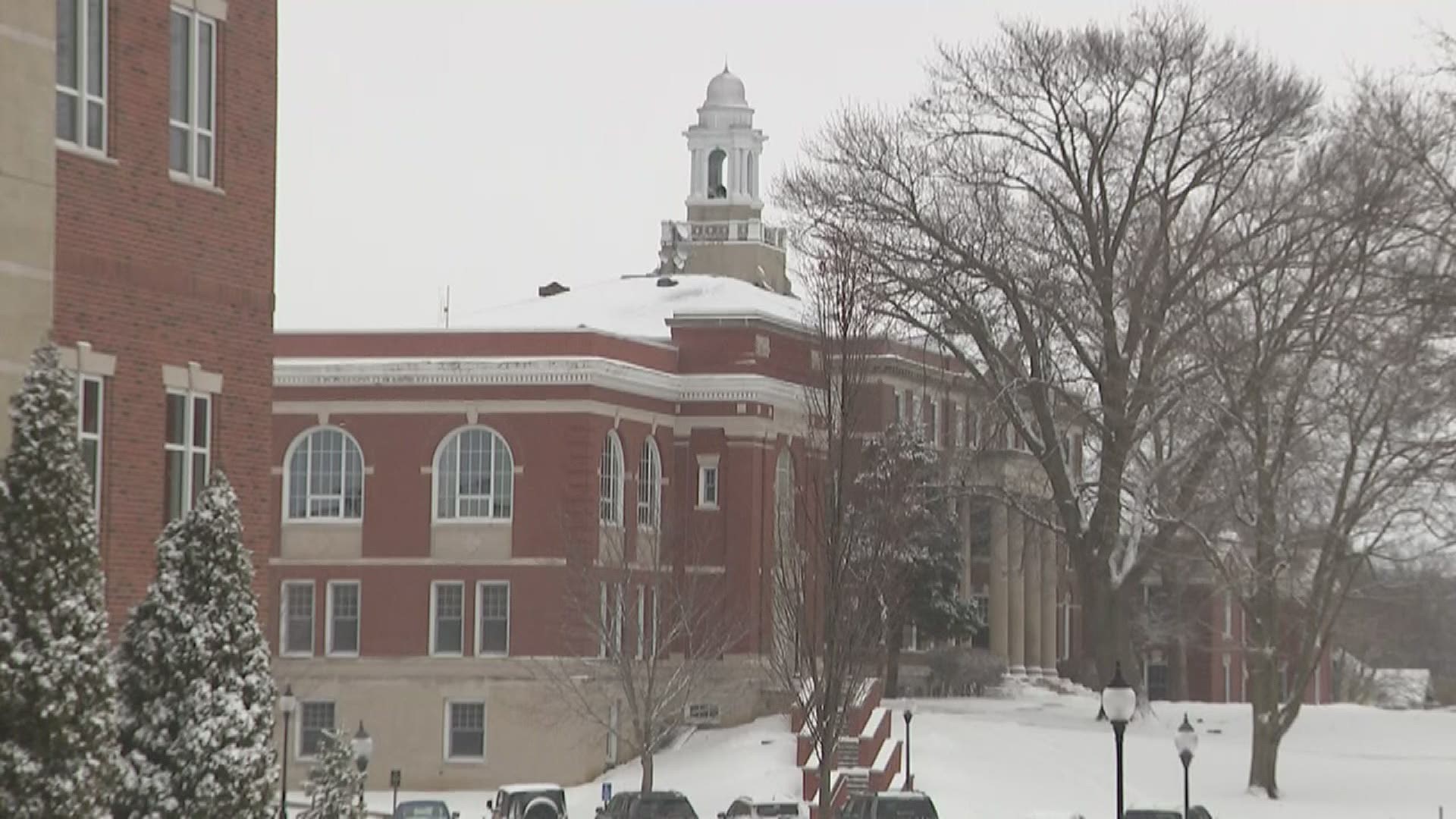 Partnering with SHIELD Illinois to conduct mass testing on students and staff, Monmouth College says campus community test positivity rate was just 0.5% this weekend