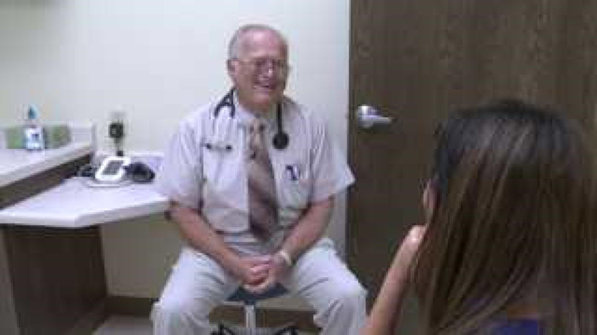 Doctor returns to pratice after retirement to aid the uninsured