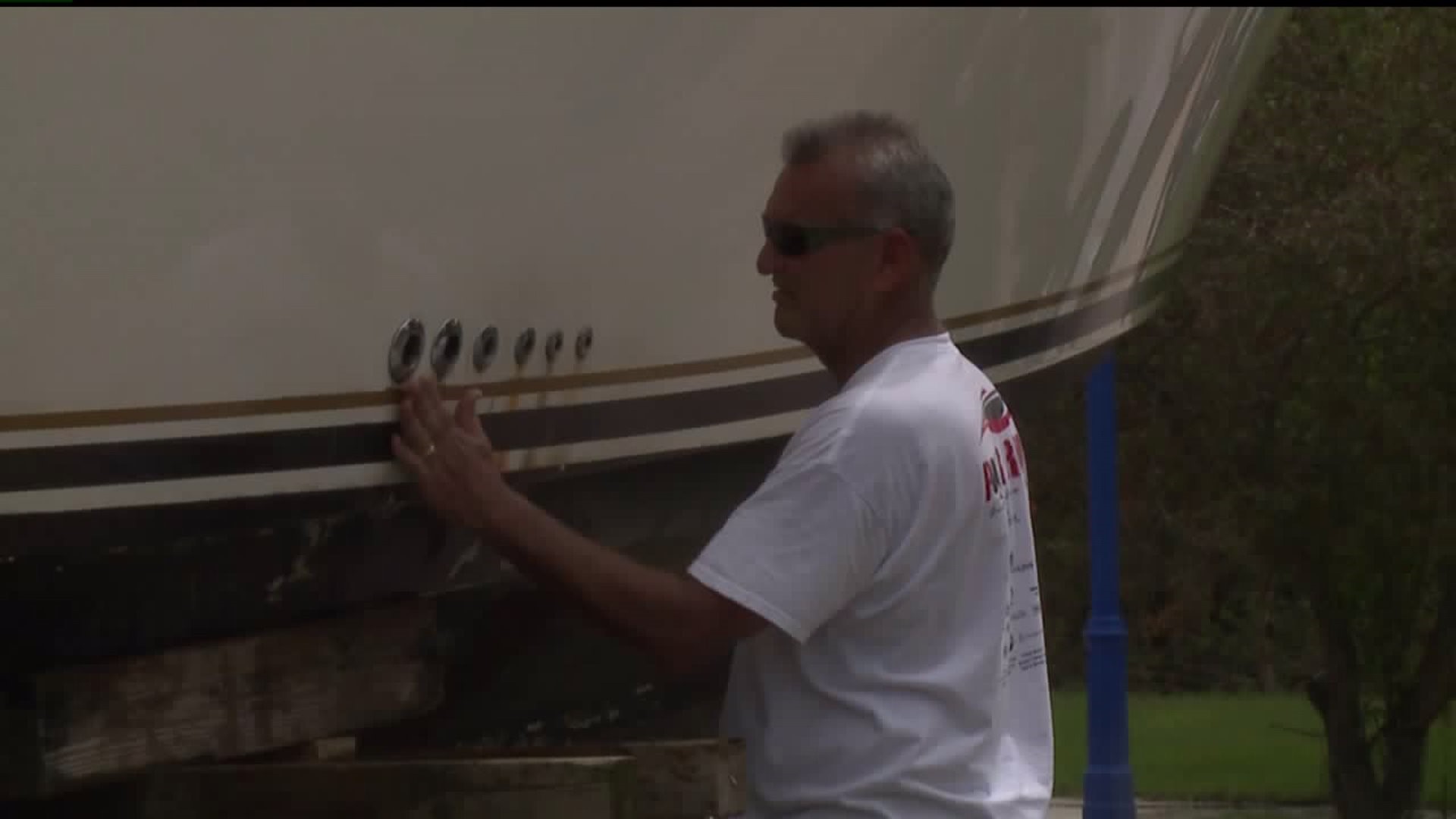 Boaters at Sunset Marina ready to launch despite flood, lack of electricity
