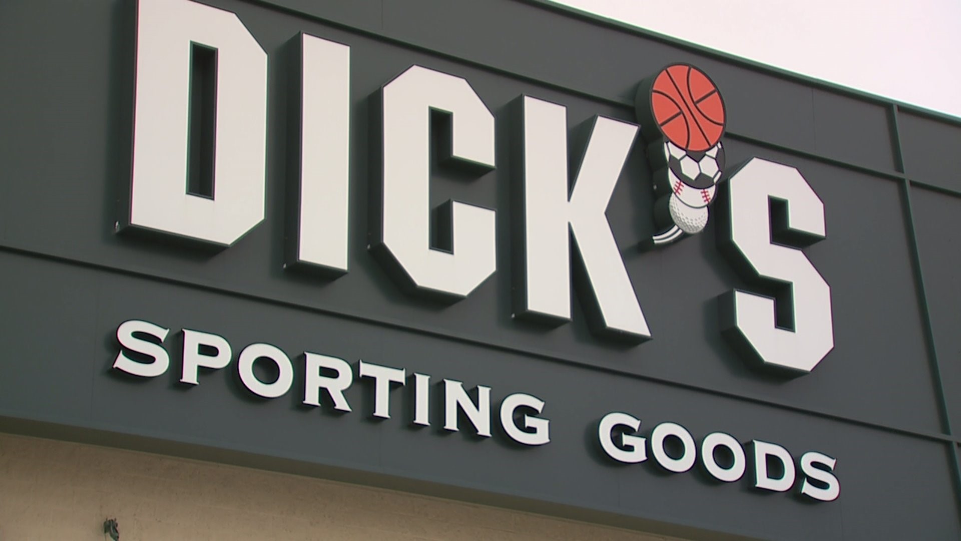 Dick`s Sporting Goods Stop Selling Assault Rifles